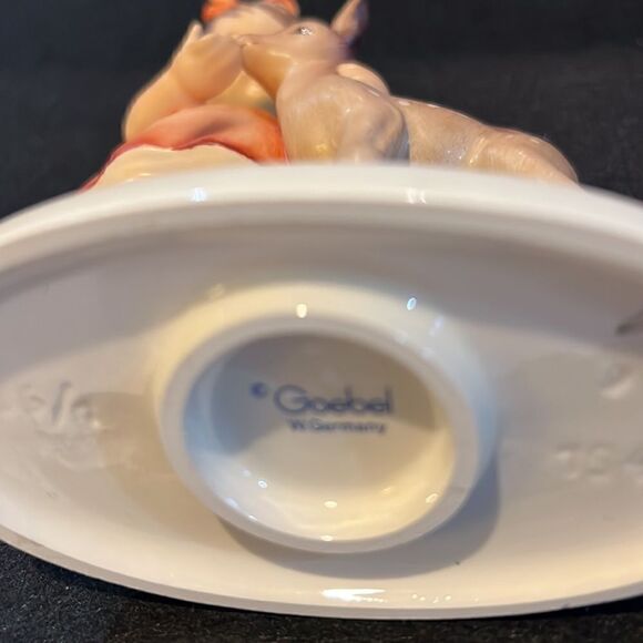 Goebel Hummel Figurine "Friends" 1949 - Picture 8 of 8